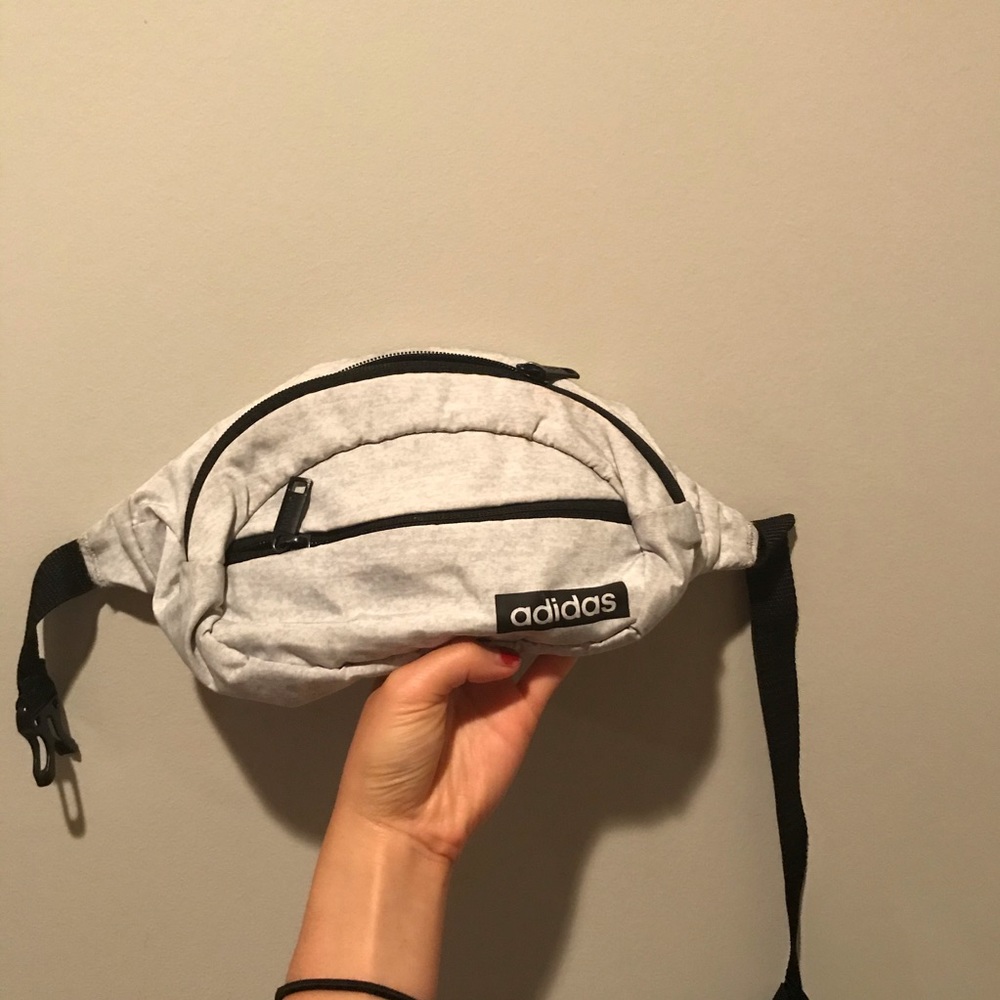 🔮NWOT Adidas Waist Bag adjustable sports bag